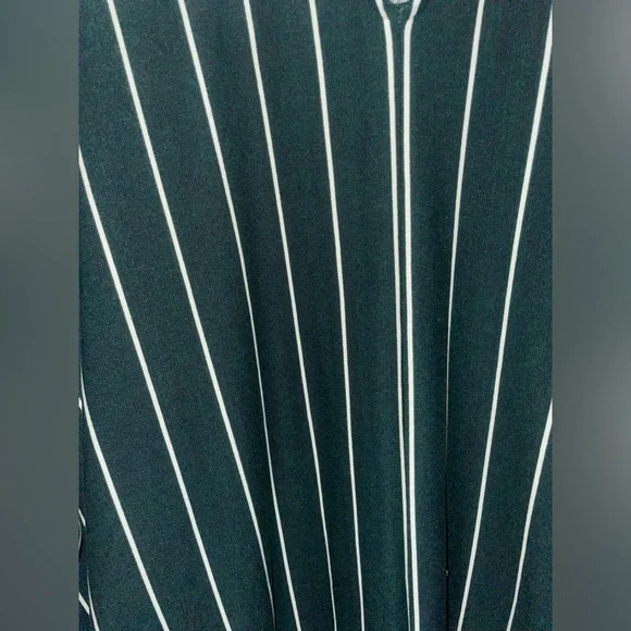 LulaRoe Forest Green Clara - Picture 7 of 7